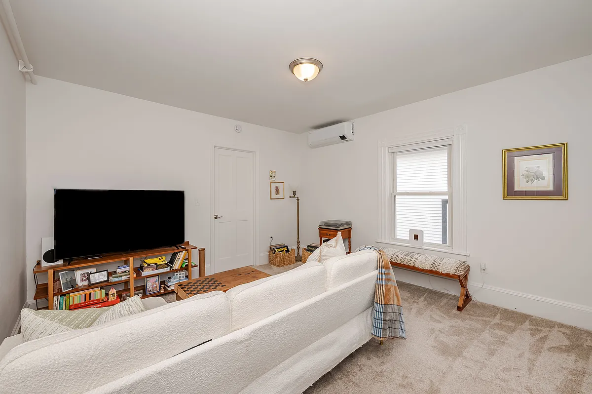 Building Photo - 361 Miller Ave #2
