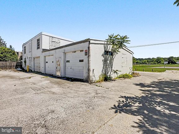 5th image of 522-526 E Boundary Ave