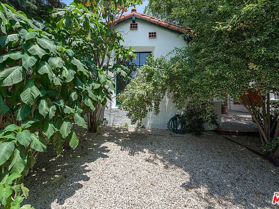 4th image of 3165 Larga Ave