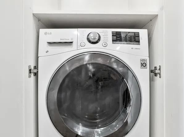 321 West 11th Street image 4 of 12