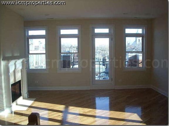 3rd image of 2334 N Greenview Ave APT 2J