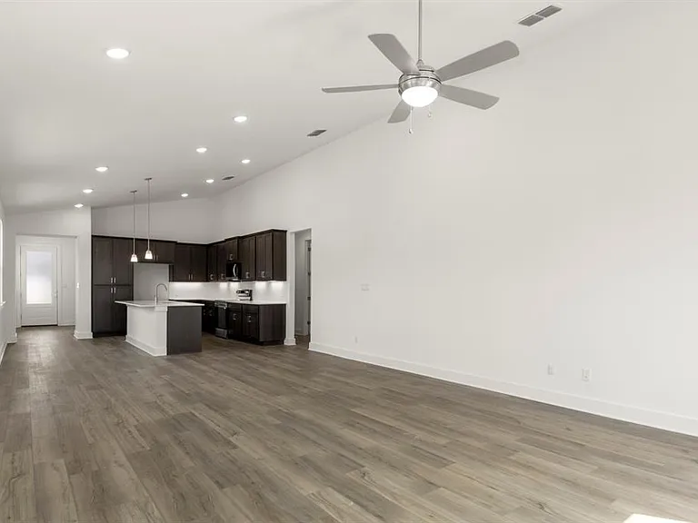 1012 Yaupon Holly Dr — Photo 9