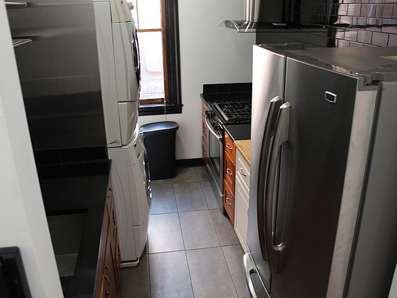 5th image of 4054 Chestnut St #2R