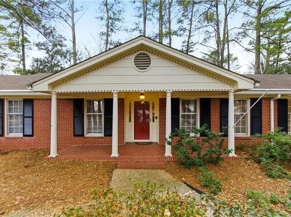 3698 Embry Cir, Chamblee, GA 30341