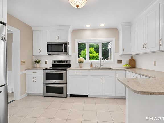 2nd image of 559 Allen Road