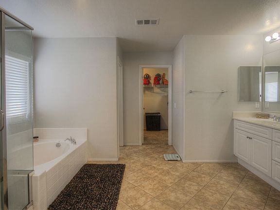2nd image of 1017 Washington Ave