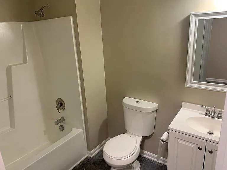 909 Bragg St #102 — Photo 4