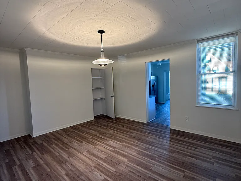 1841 Chislett St — Photo 8