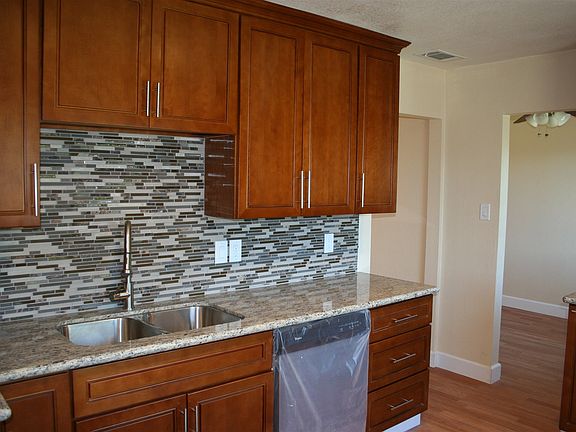 4th image of 862 Carpino Ave