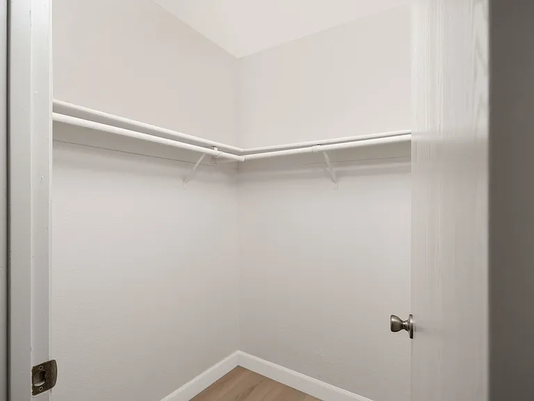 7456 Sandalwood Dr — Photo 3