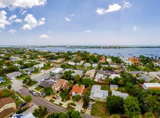 1820 N Palmway, Lake Worth, FL 33460