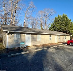 2808 Uwharrie Rd, Archdale, NC, 27263