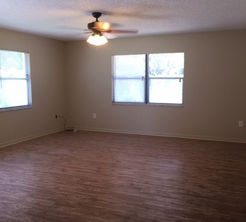 3rd image of 8 Ewing St #B