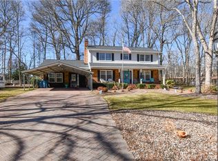 4 Anson Cir, Greensboro, NC 27407