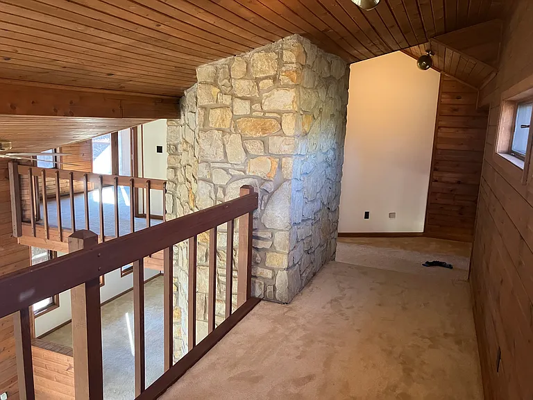 626 W Jackson St — Photo 33