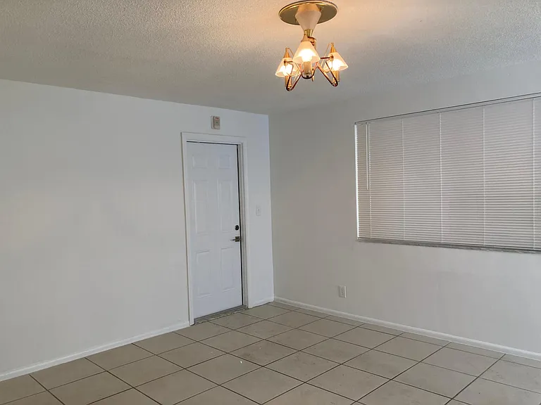 1724 Johnson St #6 — Photo 10