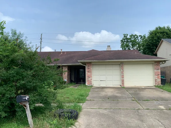 8906 Enchanted Forest Dr, Houston, TX 77088