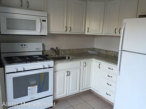 3rd image of 44 Zeller Ct