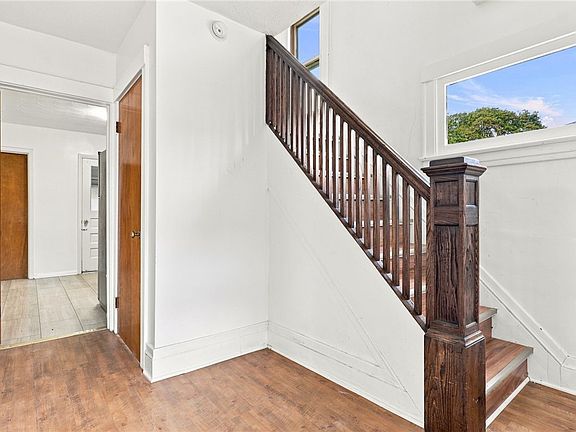 4th image of 41 Crittenden Blvd