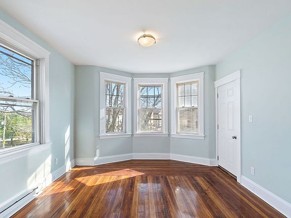 4th image of 1011 Dexter St #3R