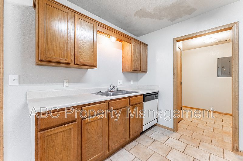 1st image of 304 E Thurman St Unit 2