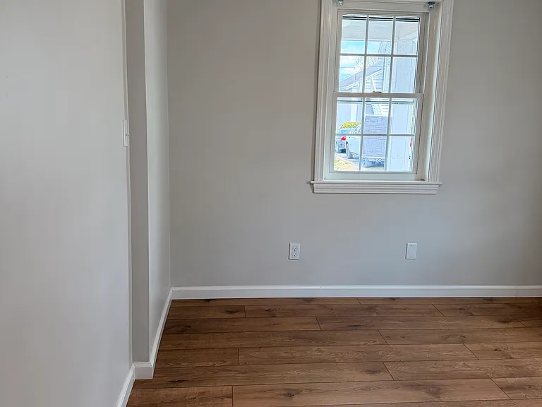 47 Vernon St E #1 — Photo 5