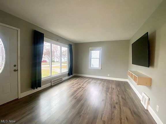 3rd image of 5131 Strawberry Ln