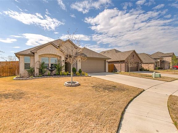 5th image of 909 Misty Bray Ct