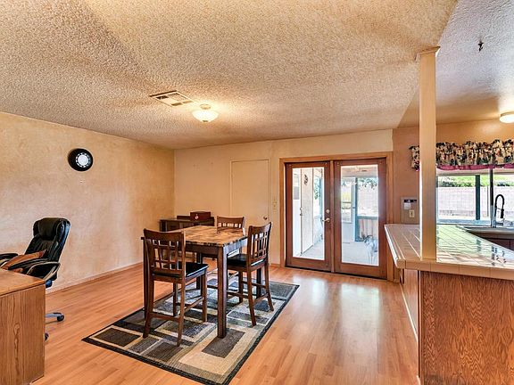 5th image of 2026 E Vista Dr