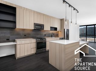 1402 W Randolph Dr #1301, Chicago, IL 60607