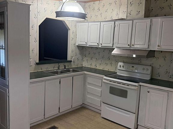 3rd image of 4865 Poplar Springs Rd