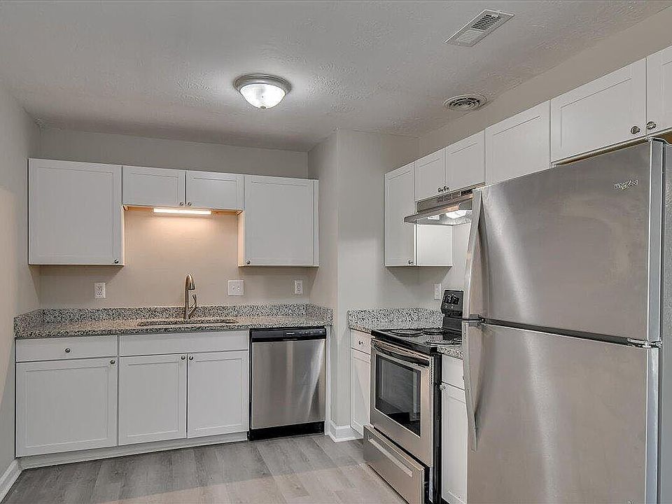 2nd image of 2310 Stephanie Ln