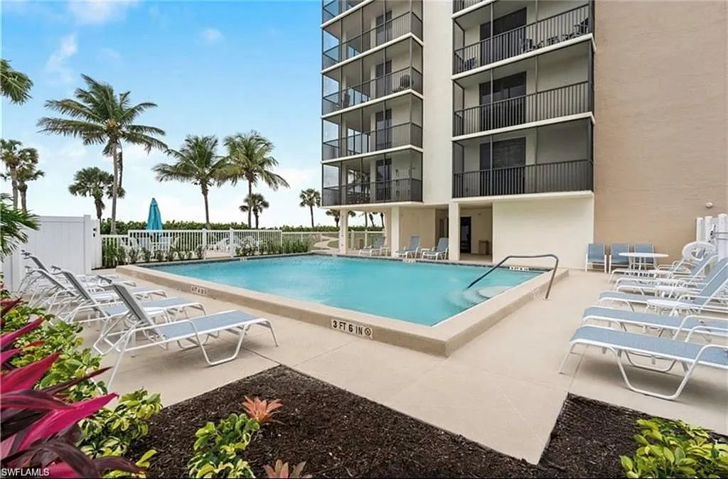 2 bed, 2.0 bath, 1315 sqft, $13,500 — Photo 3