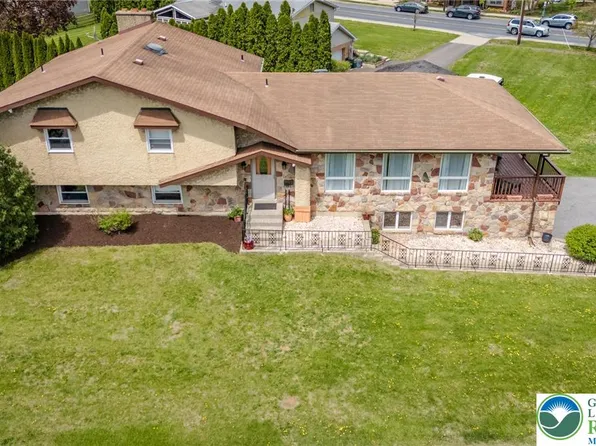 1650 Easton Rd, Hellertown, PA 18055