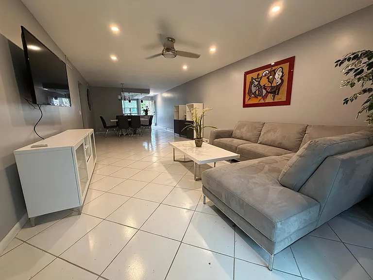 2402 Antigua Cir #D1 — Photo 6