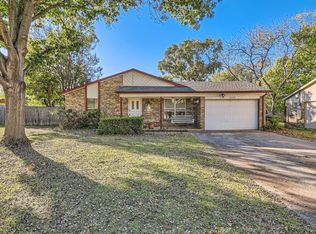5206 Hideaway Ct, Arlington, TX 76017