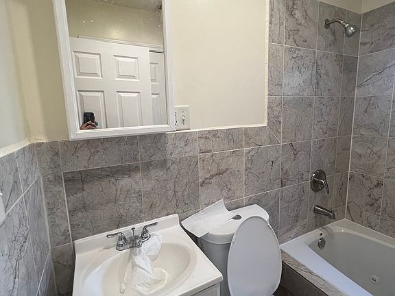 5th image of 6939 S Dorchester Ave #3S