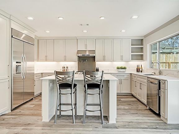 3rd image of 4626 Ella Blvd #3