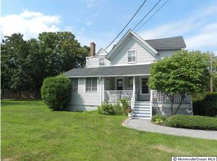 2 Club Cir, Monmouth Beach, NJ 07750