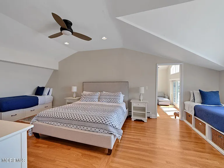 340 Bay Ln — Photo 66