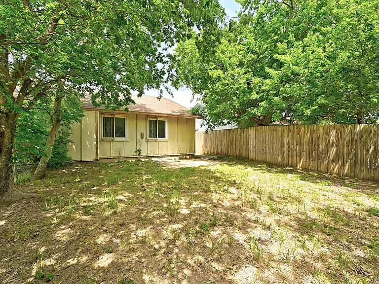 10604 Lanshire Dr #A — Photo 17