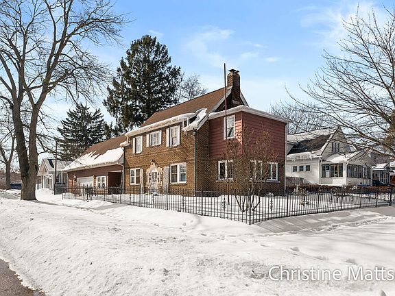 3rd image of 1045 W Dale Ave