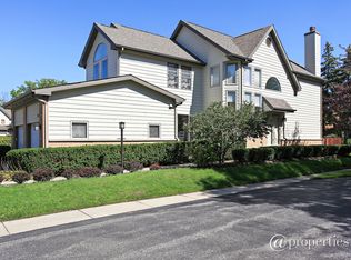 2549 Virginia Ln, Northbrook, IL