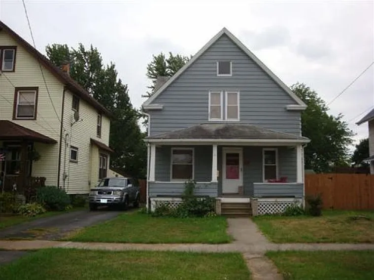 329 W 29th St photo 1