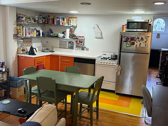 5th image of 314 Stratford Ave