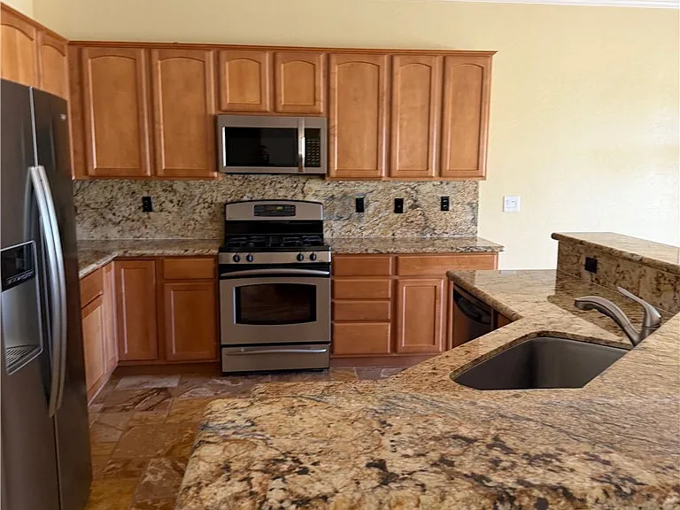 7826 Lyrebird Dr — Photo 4