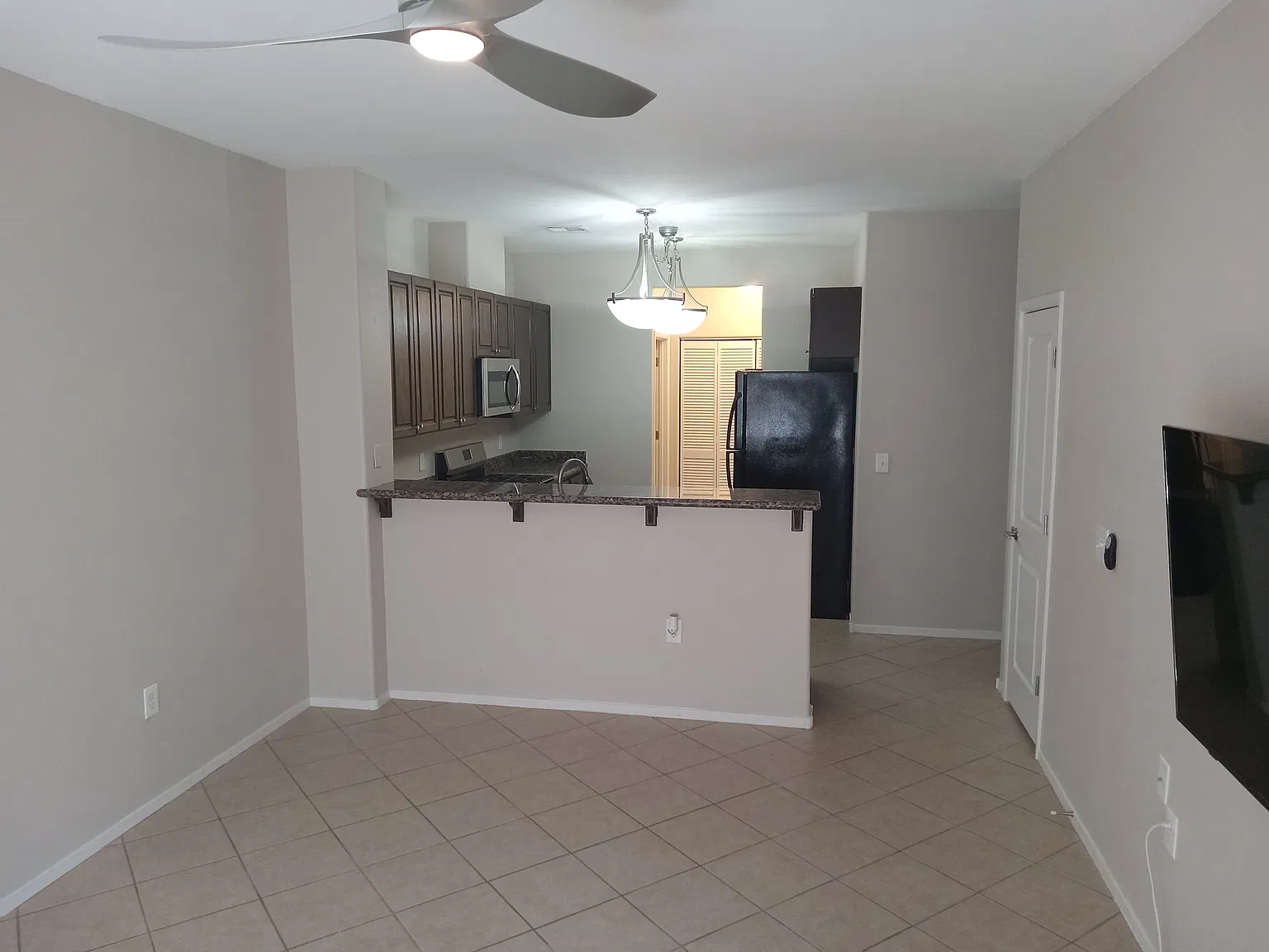 4 bed, 2.5 bath, 1826 sqft, $1,845 — Photo 4