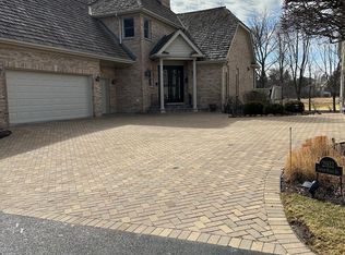 21925 W Vernon Ridge Dr #21925, Mundelein, IL 60060