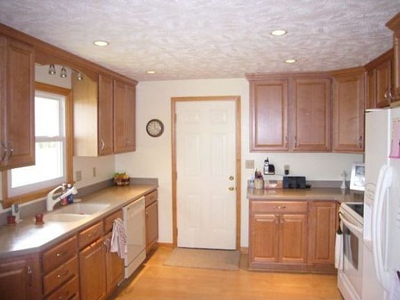 4th image of 642 Satinwood Cir S
