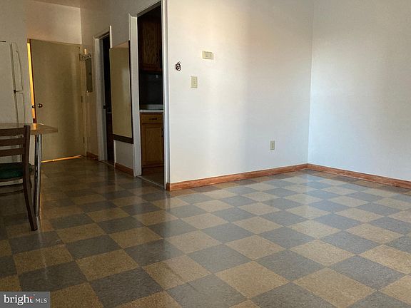 4th image of 1001 Wood St #2R